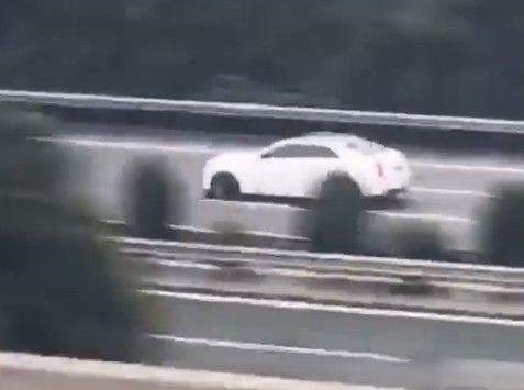 凯迪拉克追高铁事件是不是真的?(这就告诉你真相!)