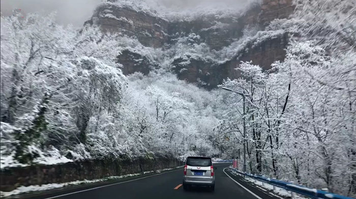 冬天的太行山 雾凇雪景美不胜收1