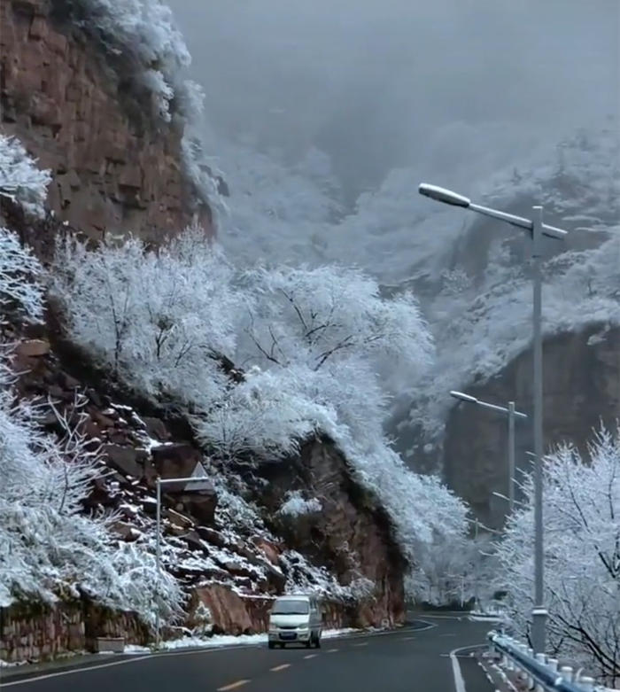 冬天的太行山 雾凇雪景美不胜收3