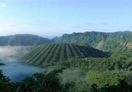 日本的一个建在活火山口的村庄 这里既美丽又让人害怕(青之岛)