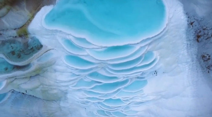 玉龙雪山的白水台--一个国产的棉花堡美景1