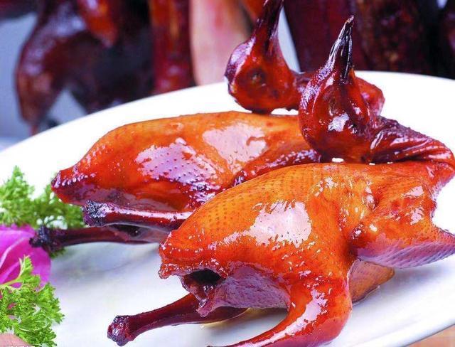 广东21座城市代表美食2、深圳:光明乳鸽
