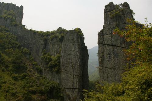 临安石长城“天下第一门”