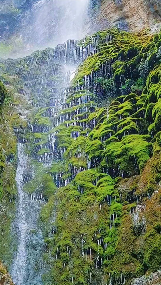 带你去看美丽的风景:淅沥沥的湖南八仙过海瀑布