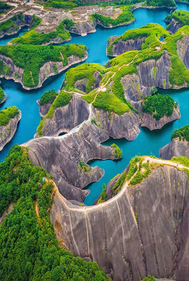 高空俯瞰高椅岭风景区的美景3
