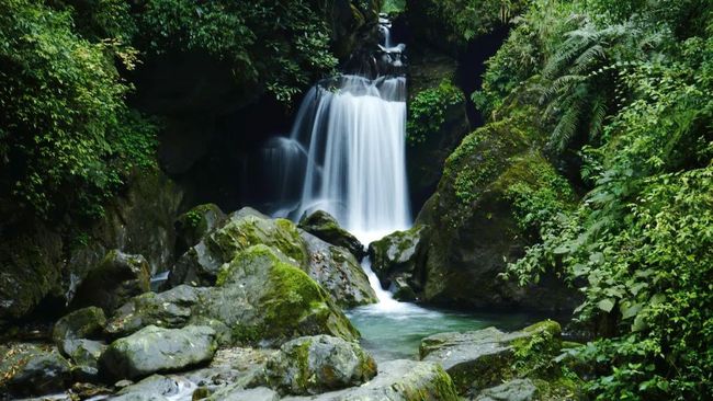 峨眉山的避暑胜地--藏在半山腰耍水秘境