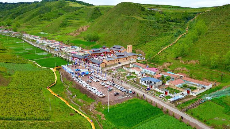 青海在积极推进乡村旅游往高质量方向发展