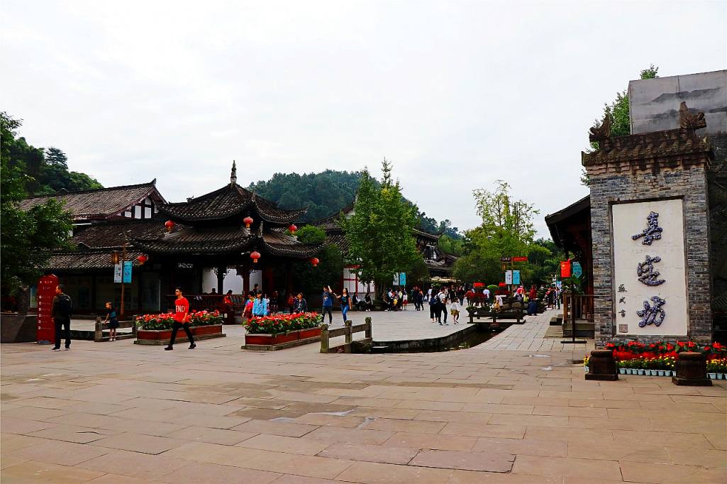 乐山市区有什么好玩的地方？ 3、嘉定坊